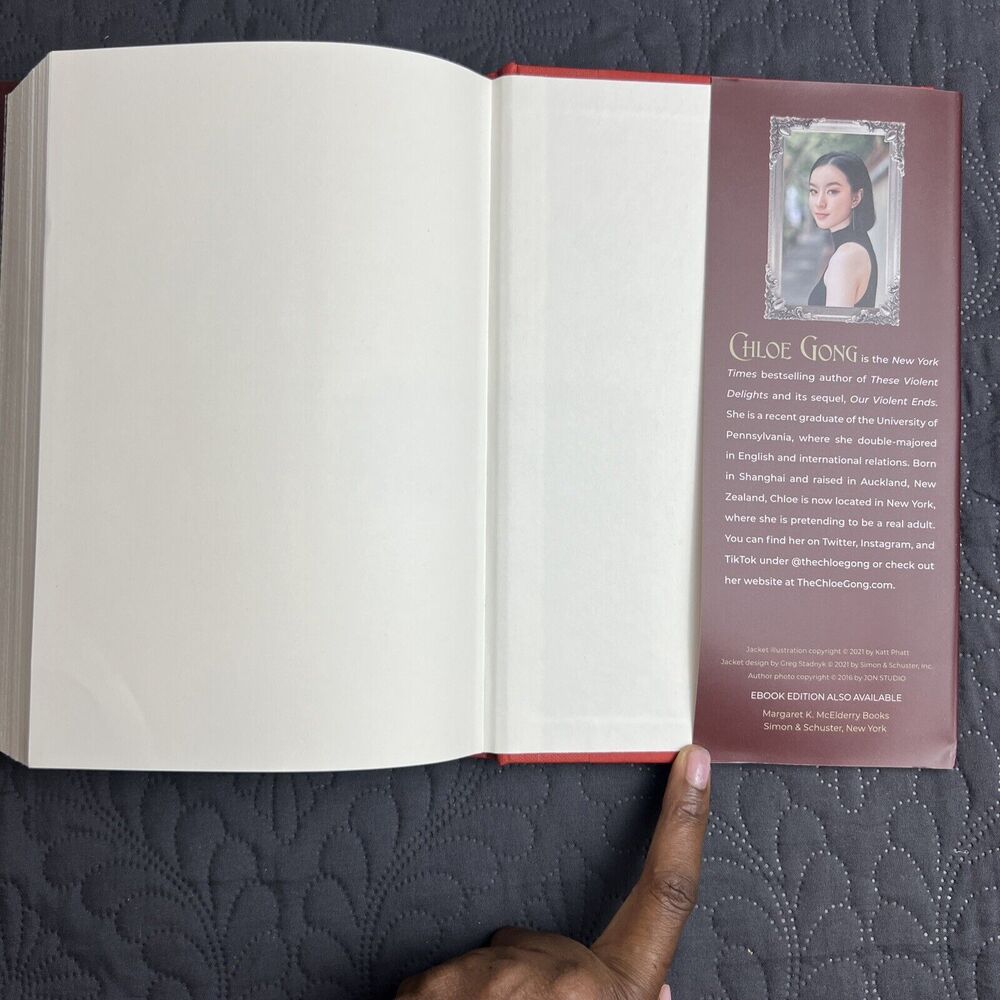 These Violent Delights Duet Set Hardcover, by Gong Chloe - NEW Pristine - Picture 11 of 13